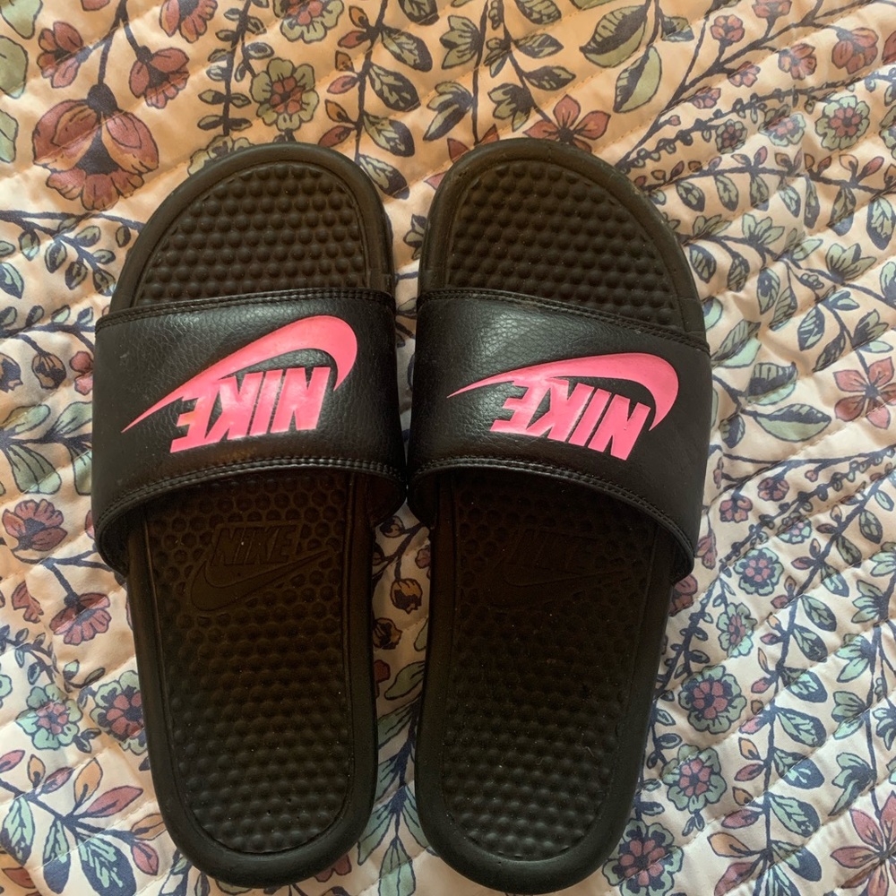 Nike women slides
